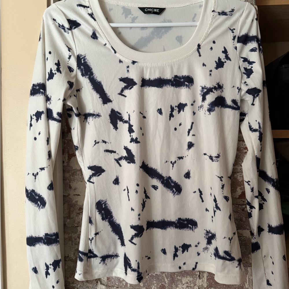 CHICME Women's Long Sleeve White and Black Top